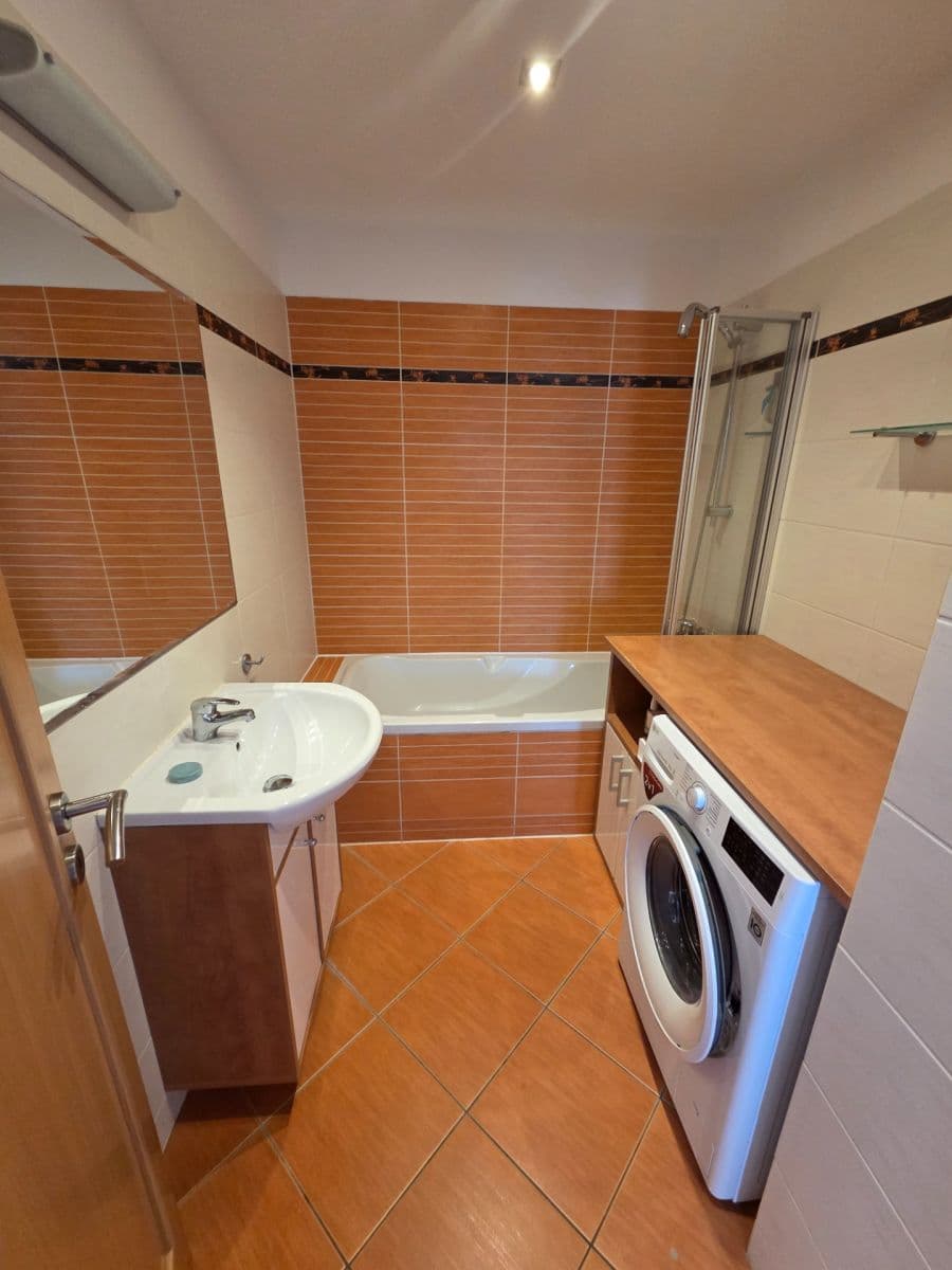 2 bedroom with open-plan kitchen flat to rent, 79 m², Ke Stírce, Prague, Prague 2 bedroom with open-plan kitchen flat to rent, 79 m², Ke Stírce, Prague, Prague