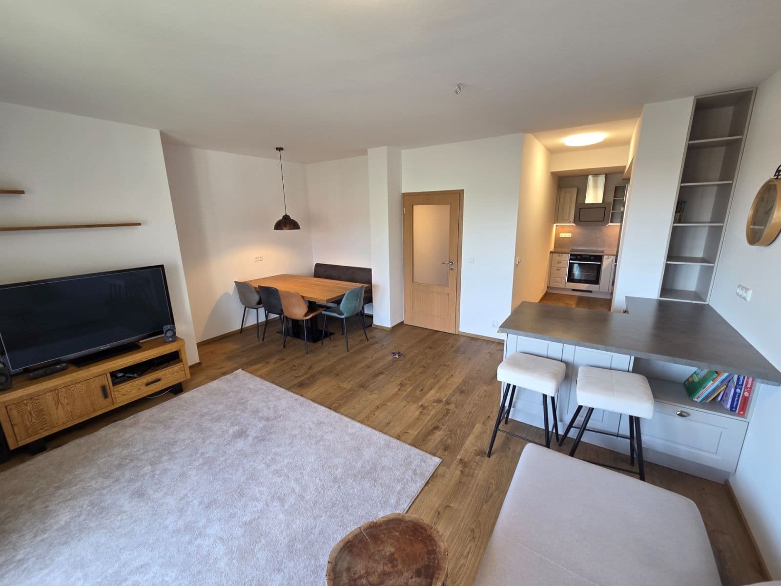 2 bedroom with open-plan kitchen flat to rent, 79 m², Ke Stírce, Prague, Prague 2 bedroom with open-plan kitchen flat to rent, 79 m², Ke Stírce, Prague, Prague