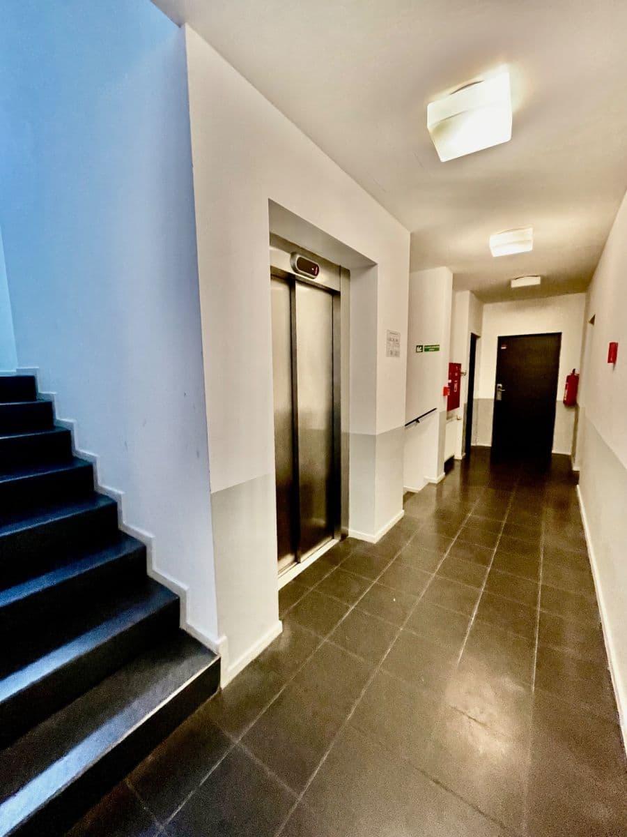 1 bedroom with open-plan kitchen flat to rent, 69 m², U Uranie, Prague, Prague 1 bedroom with open-plan kitchen flat to rent, 69 m², U Uranie, Prague, Prague