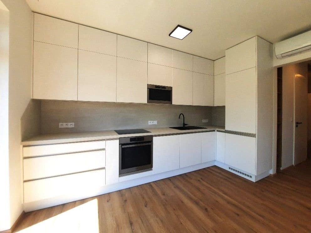 2 bedroom with open-plan kitchen flat to rent, 64 m², Jílkova, Brno, Jihomoravský Region 2 bedroom with open-plan kitchen flat to rent, 64 m², Jílkova, Brno, Jihomoravský Region