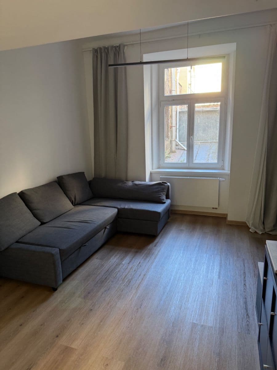 1 bedroom with open-plan kitchen flat to rent, 38 m², Brožíkova, Prague, Prague 1 bedroom with open-plan kitchen flat to rent, 38 m², Brožíkova, Prague, Prague