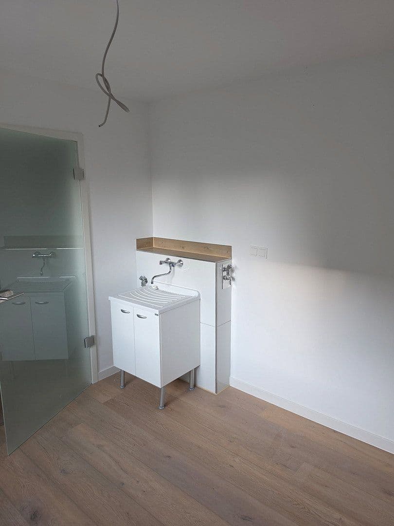 house to rent, 165 m², Aschaffenburger Str. 8a, Leipzig, Saxony house to rent, 165 m², Aschaffenburger Str. 8a, Leipzig, Saxony