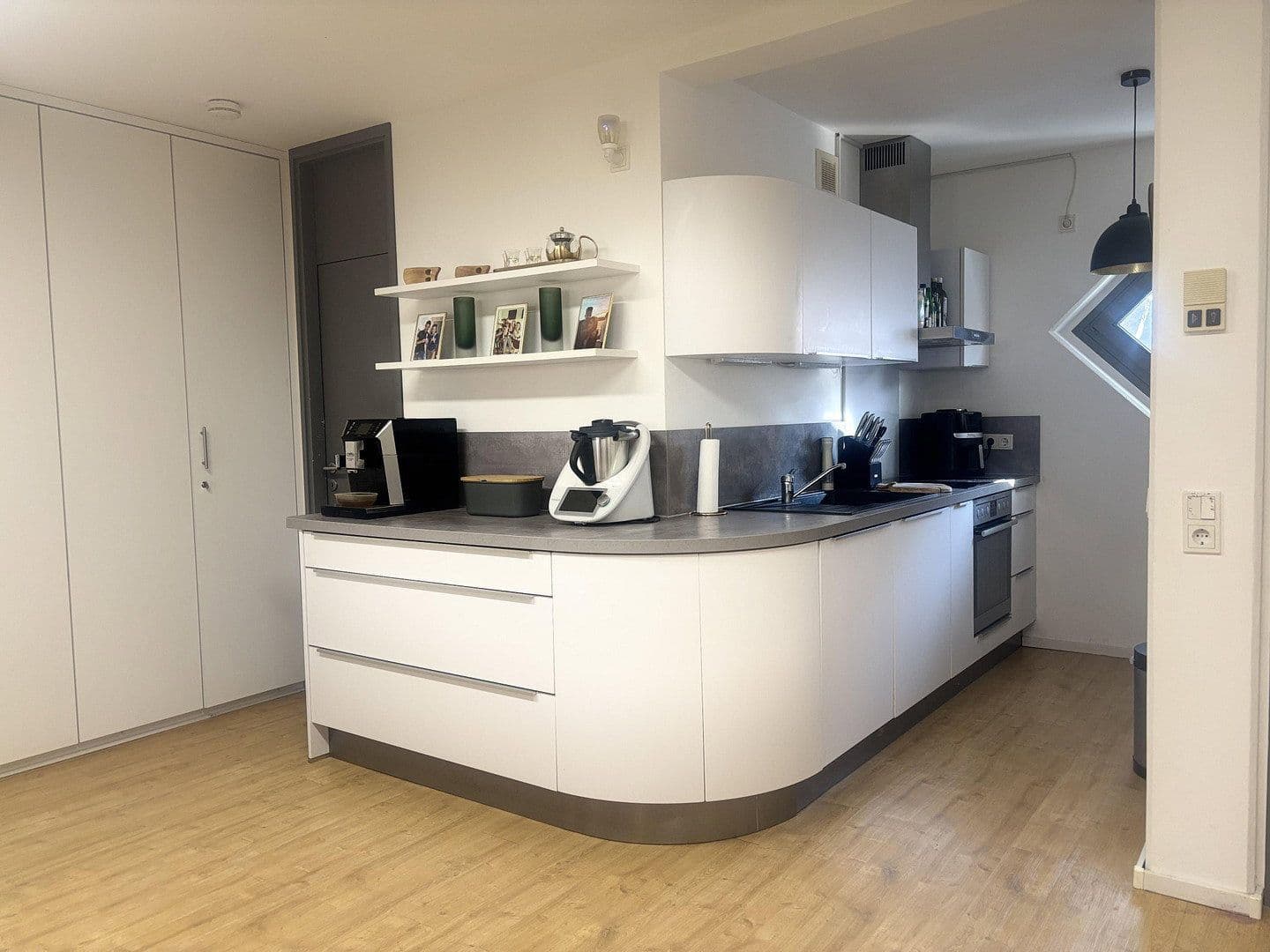 2 bedroom flat to rent, 110 m², Bonn, North Rhine-Westphalia 2 bedroom flat to rent, 110 m², Bonn, North Rhine-Westphalia