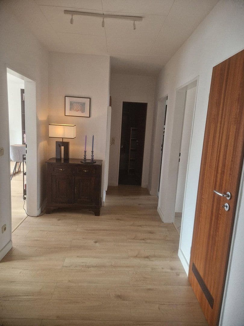 2 bedroom with open-plan kitchen flat to rent, 83 m², Oberhausen, North Rhine-Westphalia 2 bedroom with open-plan kitchen flat to rent, 83 m², Oberhausen, North Rhine-Westphalia