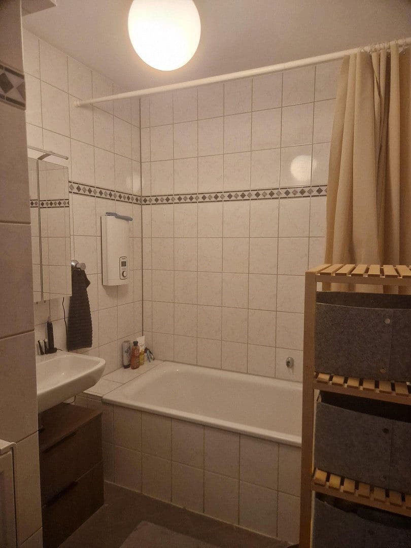 2 bedroom with open-plan kitchen flat to rent, 83 m², Oberhausen, North Rhine-Westphalia 2 bedroom with open-plan kitchen flat to rent, 83 m², Oberhausen, North Rhine-Westphalia