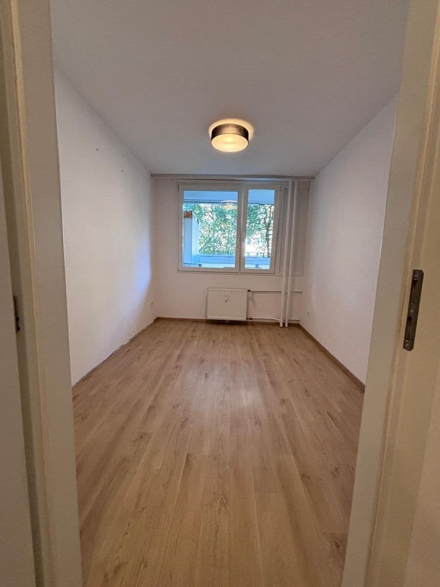 1 bedroom with open-plan kitchen flat to rent, 46 m², Novodvorská, Prague, Prague 1 bedroom with open-plan kitchen flat to rent, 46 m², Novodvorská, Prague, Prague