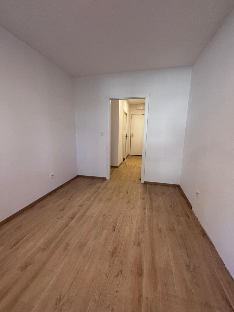 1 bedroom with open-plan kitchen flat to rent, 46 m², Novodvorská, Prague, Prague 1 bedroom with open-plan kitchen flat to rent, 46 m², Novodvorská, Prague, Prague