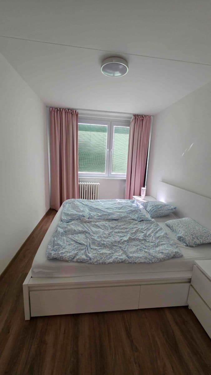 1 bedroom with open-plan kitchen flat to rent, 46 m², V Hůrkách, Prague, Prague 1 bedroom with open-plan kitchen flat to rent, 46 m², V Hůrkách, Prague, Prague