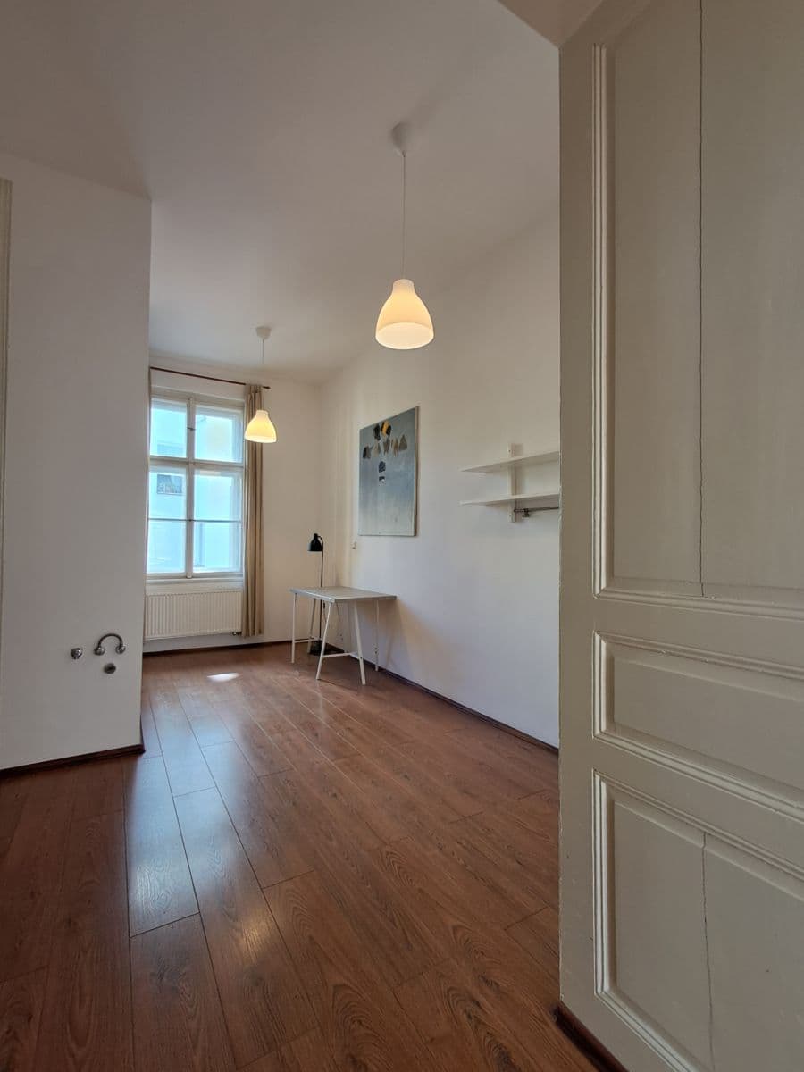 4 bedroom flat to rent, 114 m², Belgická, Prague, Prague 4 bedroom flat to rent, 114 m², Belgická, Prague, Prague
