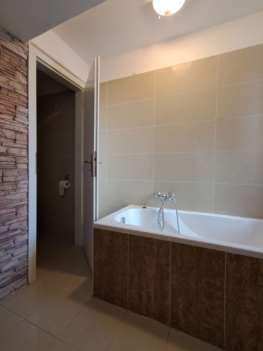 4 bedroom flat to rent, 114 m², Belgická, Prague, Prague 4 bedroom flat to rent, 114 m², Belgická, Prague, Prague