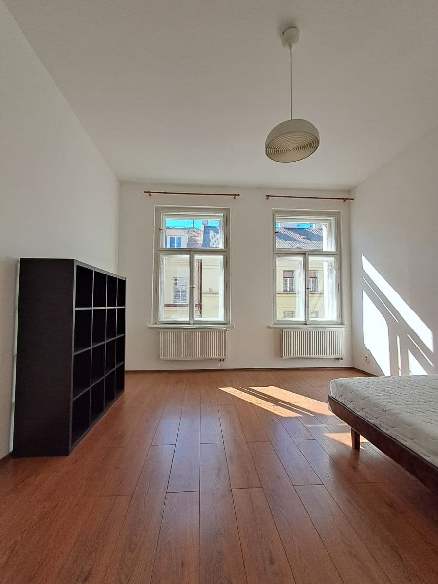 4 bedroom flat to rent, 114 m², Belgická, Prague, Prague 4 bedroom flat to rent, 114 m², Belgická, Prague, Prague