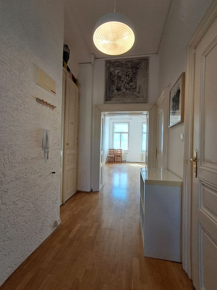 4 bedroom flat to rent, 114 m², Belgická, Prague, Prague 4 bedroom flat to rent, 114 m², Belgická, Prague, Prague