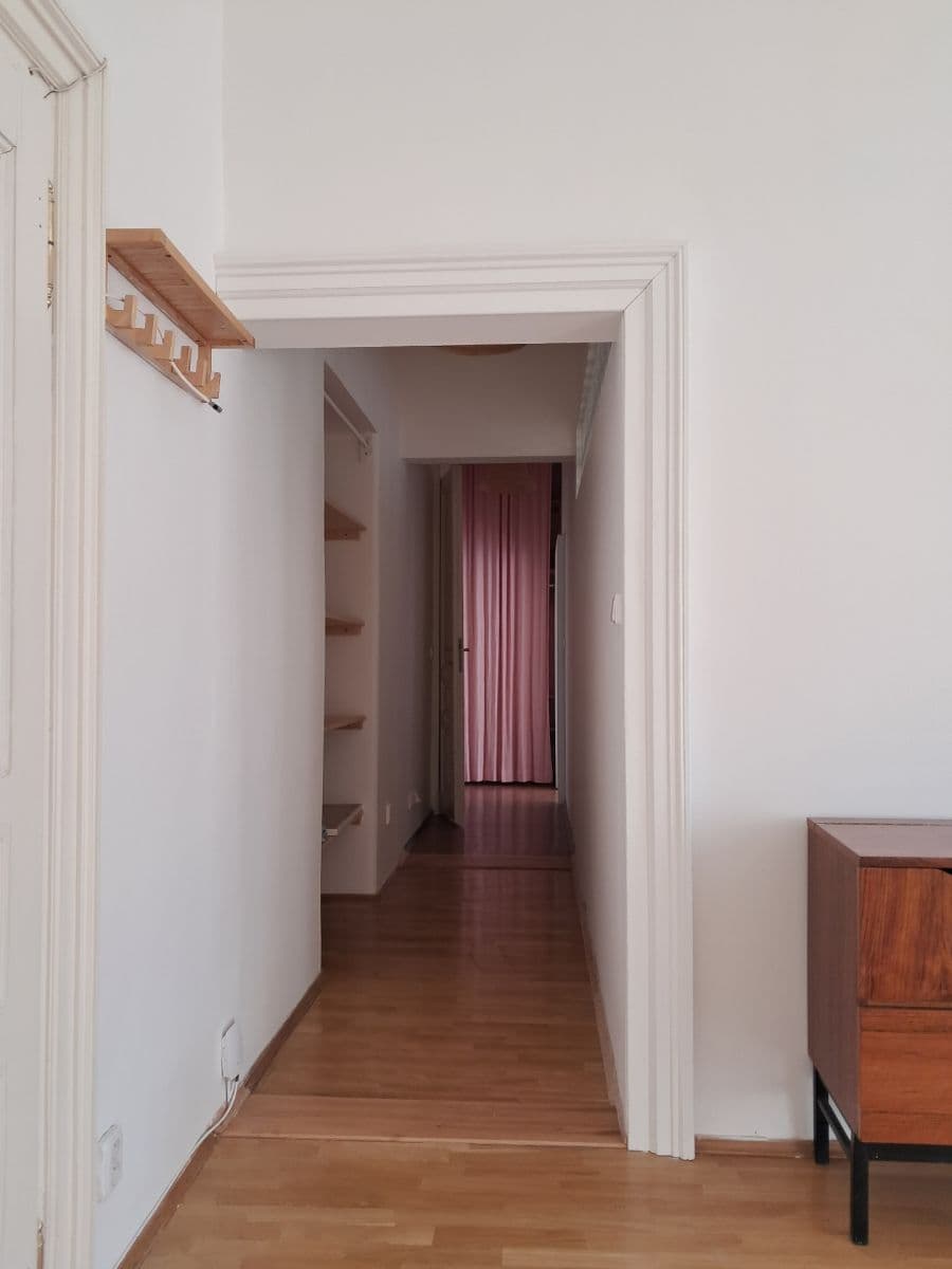 4 bedroom flat to rent, 114 m², Belgická, Prague, Prague 4 bedroom flat to rent, 114 m², Belgická, Prague, Prague