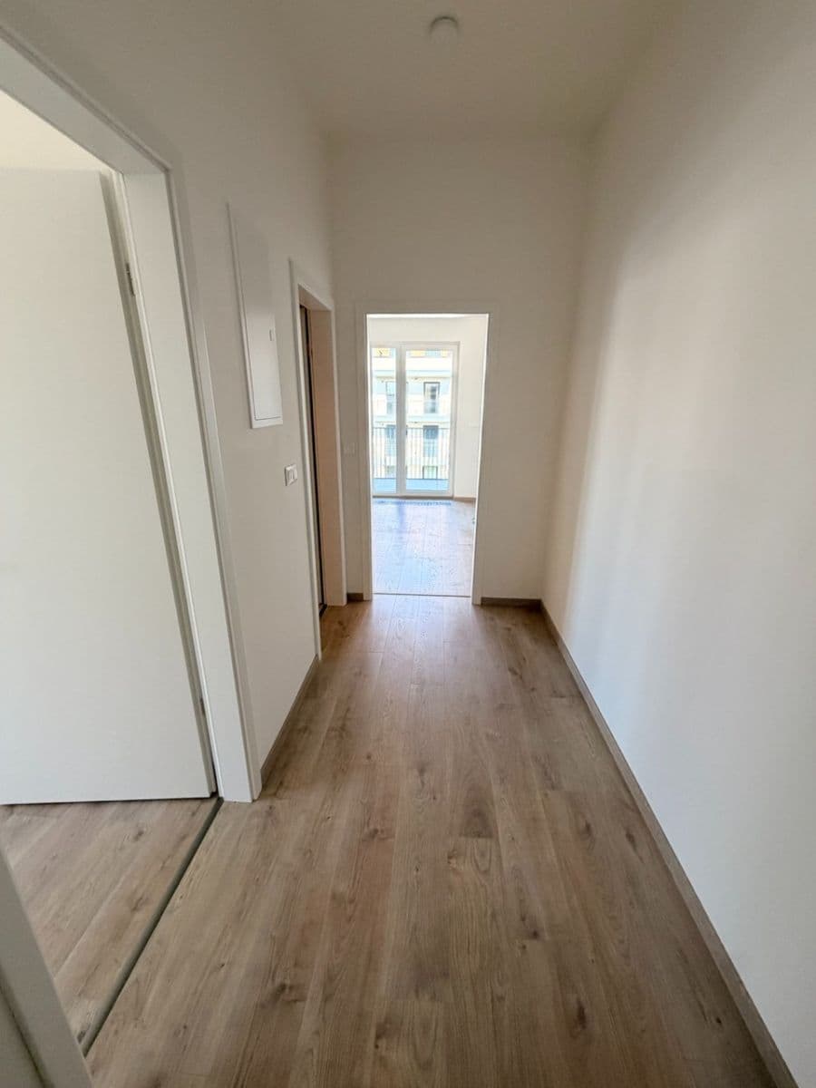 1 bedroom with open-plan kitchen flat to rent, 40 m², Haenkeho, Prague, Prague 1 bedroom with open-plan kitchen flat to rent, 40 m², Haenkeho, Prague, Prague