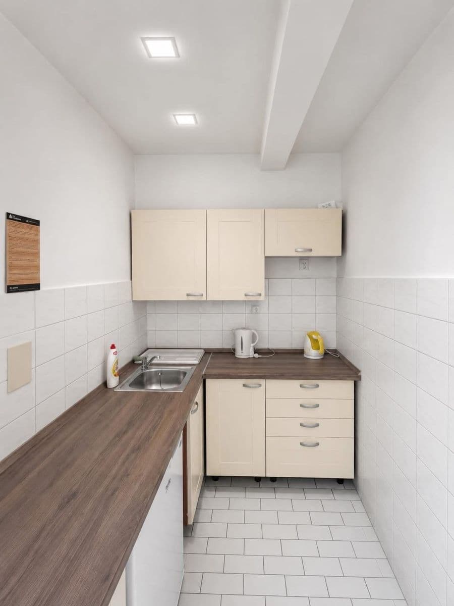 office to rent, 28 m², Pernerova, Prague, Prague office to rent, 28 m², Pernerova, Prague, Prague