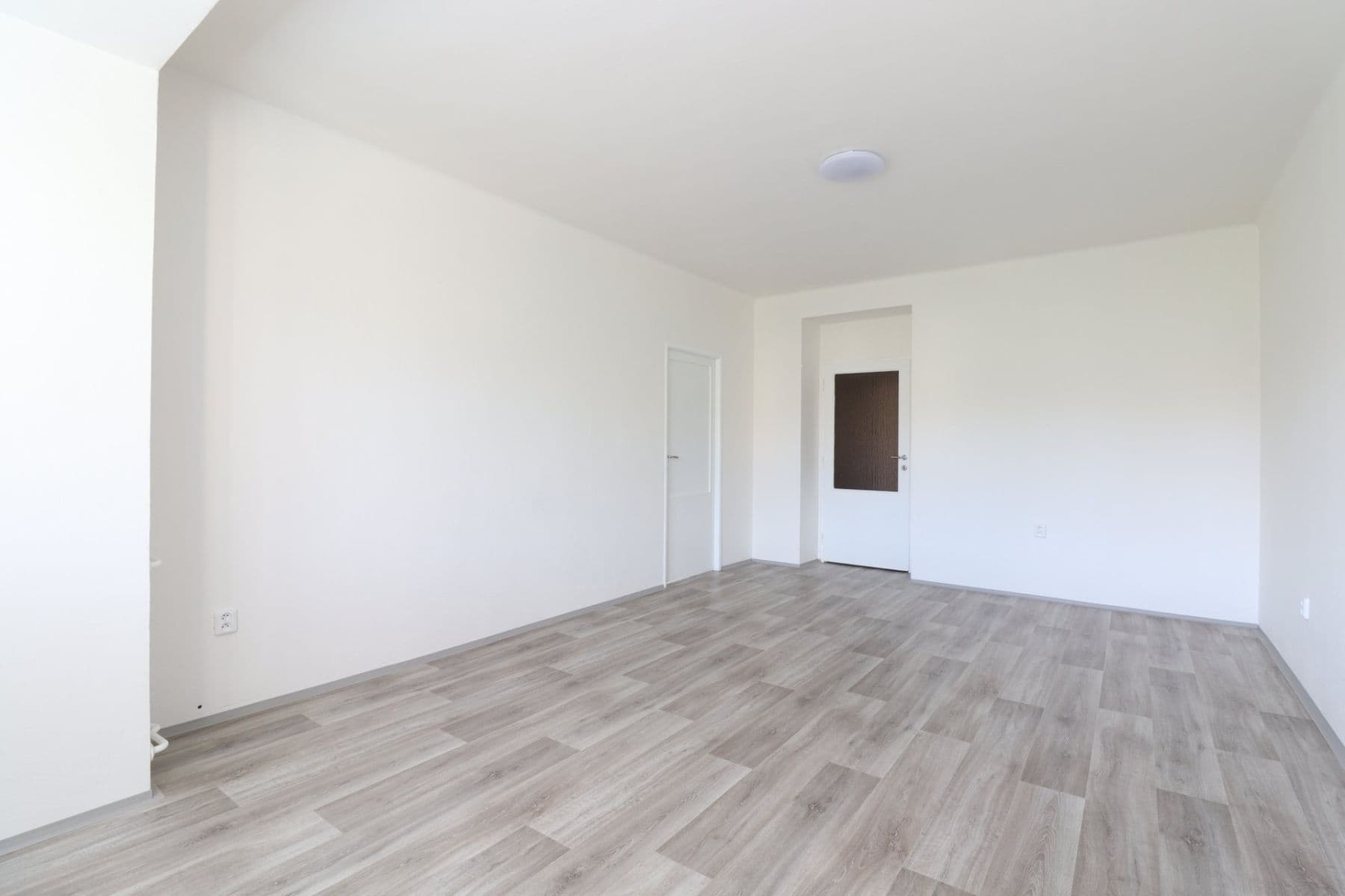 2 bedroom flat to rent, 59 m², Jeseniova, Prague, Prague 2 bedroom flat to rent, 59 m², Jeseniova, Prague, Prague