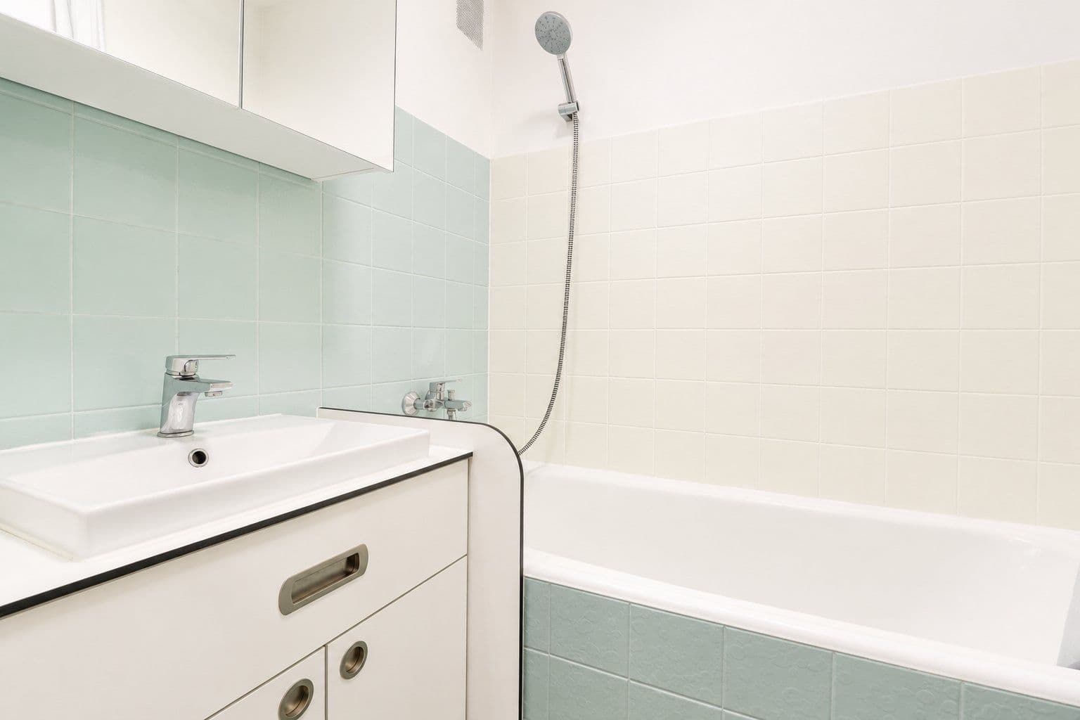 2 bedroom flat to rent, 59 m², Jeseniova, Prague, Prague 2 bedroom flat to rent, 59 m², Jeseniova, Prague, Prague