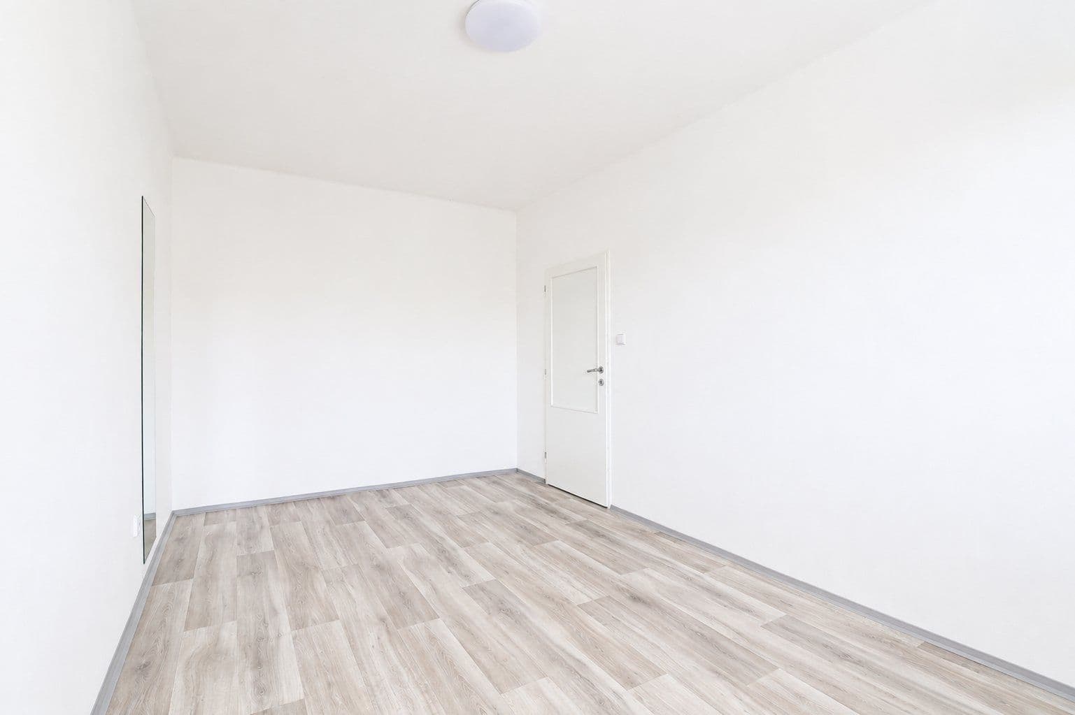 2 bedroom flat to rent, 59 m², Jeseniova, Prague, Prague 2 bedroom flat to rent, 59 m², Jeseniova, Prague, Prague