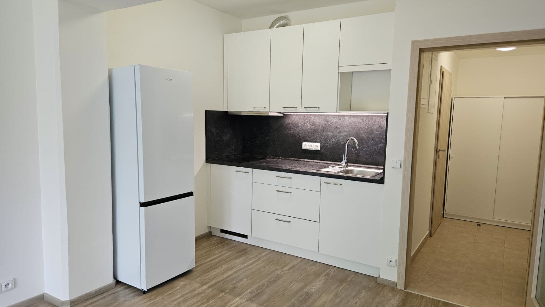 Studio flat to rent, 30 m², Sinkulova, Prague, Prague Studio flat to rent, 30 m², Sinkulova, Prague, Prague