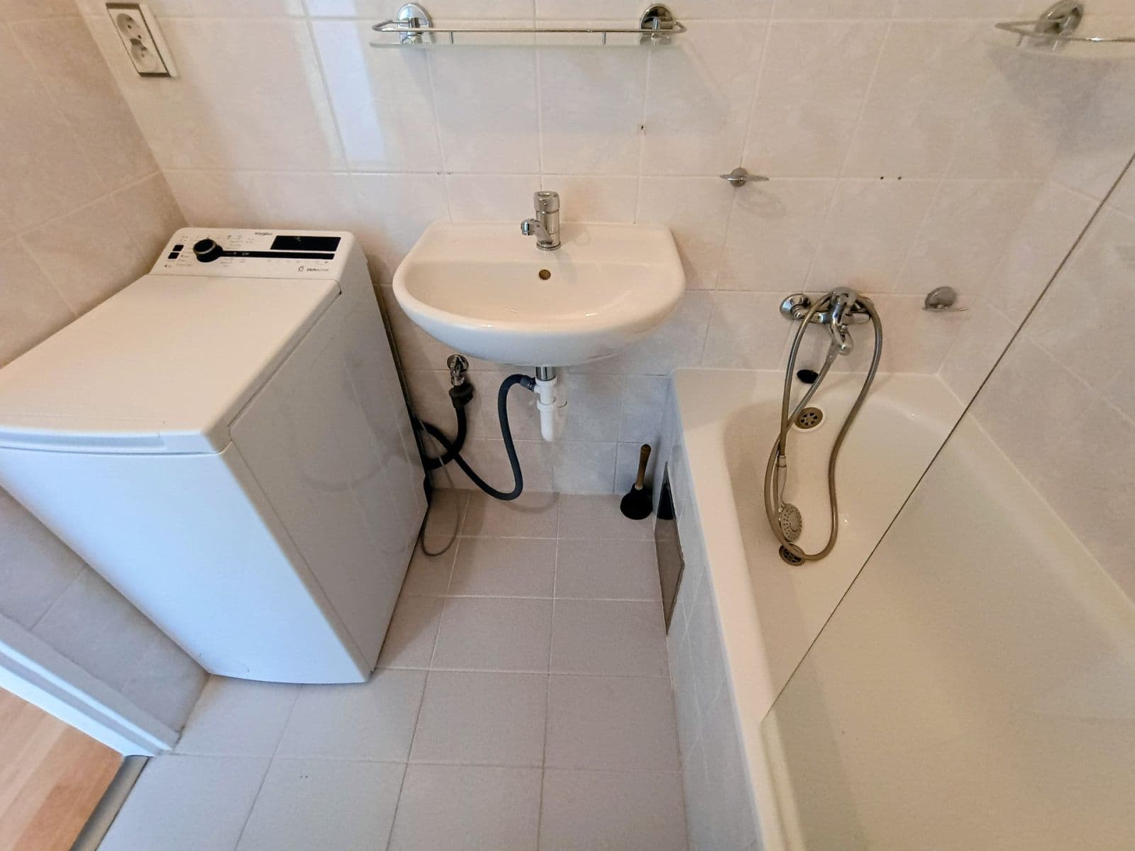 2 bedroom with open-plan kitchen flat to rent, 76 m², Pod Strání, Prague, Prague 2 bedroom with open-plan kitchen flat to rent, 76 m², Pod Strání, Prague, Prague