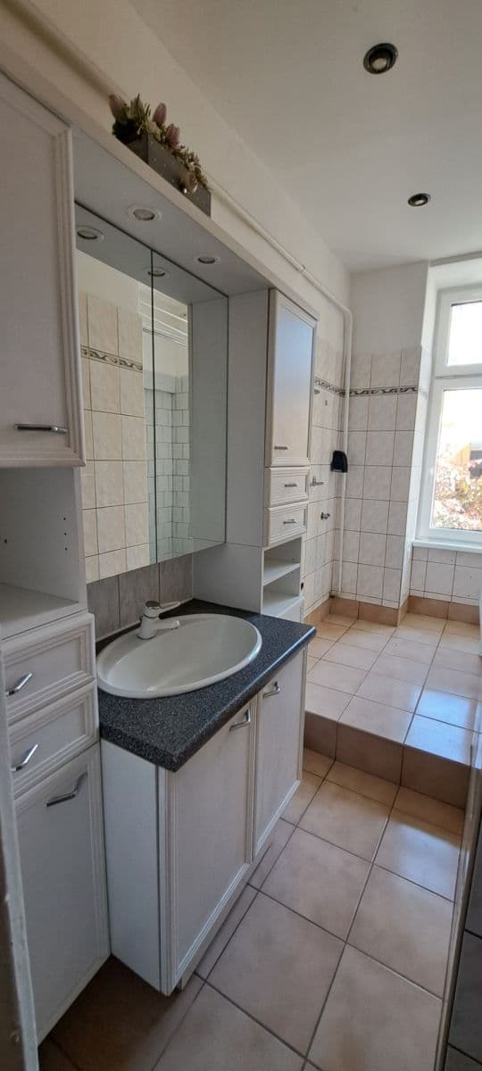1 bedroom with open-plan kitchen flat to rent, 80 m², U podjezdu, Olomouc, Olomoucký Region 1 bedroom with open-plan kitchen flat to rent, 80 m², U podjezdu, Olomouc, Olomoucký Region