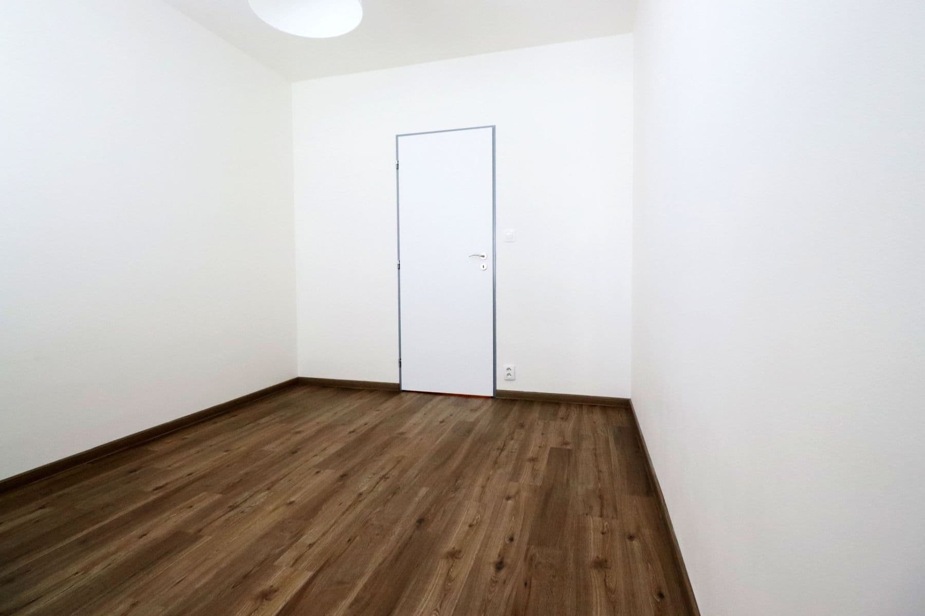 1 bedroom with open-plan kitchen flat to rent, 40 m², Litvínovská, Prague, Prague 1 bedroom with open-plan kitchen flat to rent, 40 m², Litvínovská, Prague, Prague