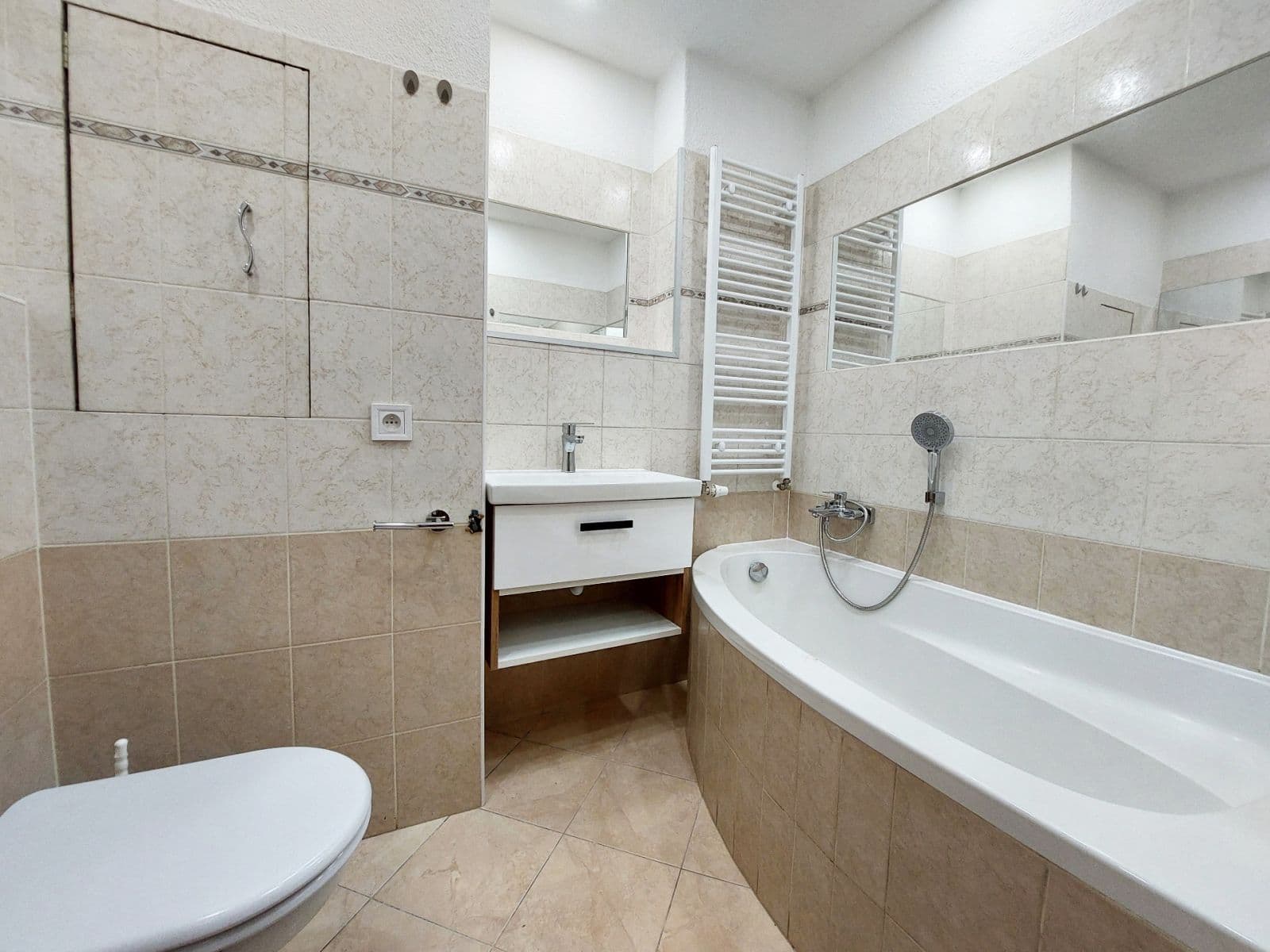 1 bedroom flat to rent, 33 m², Celní, Karlovy Vary, Karlovarský Region 1 bedroom flat to rent, 33 m², Celní, Karlovy Vary, Karlovarský Region