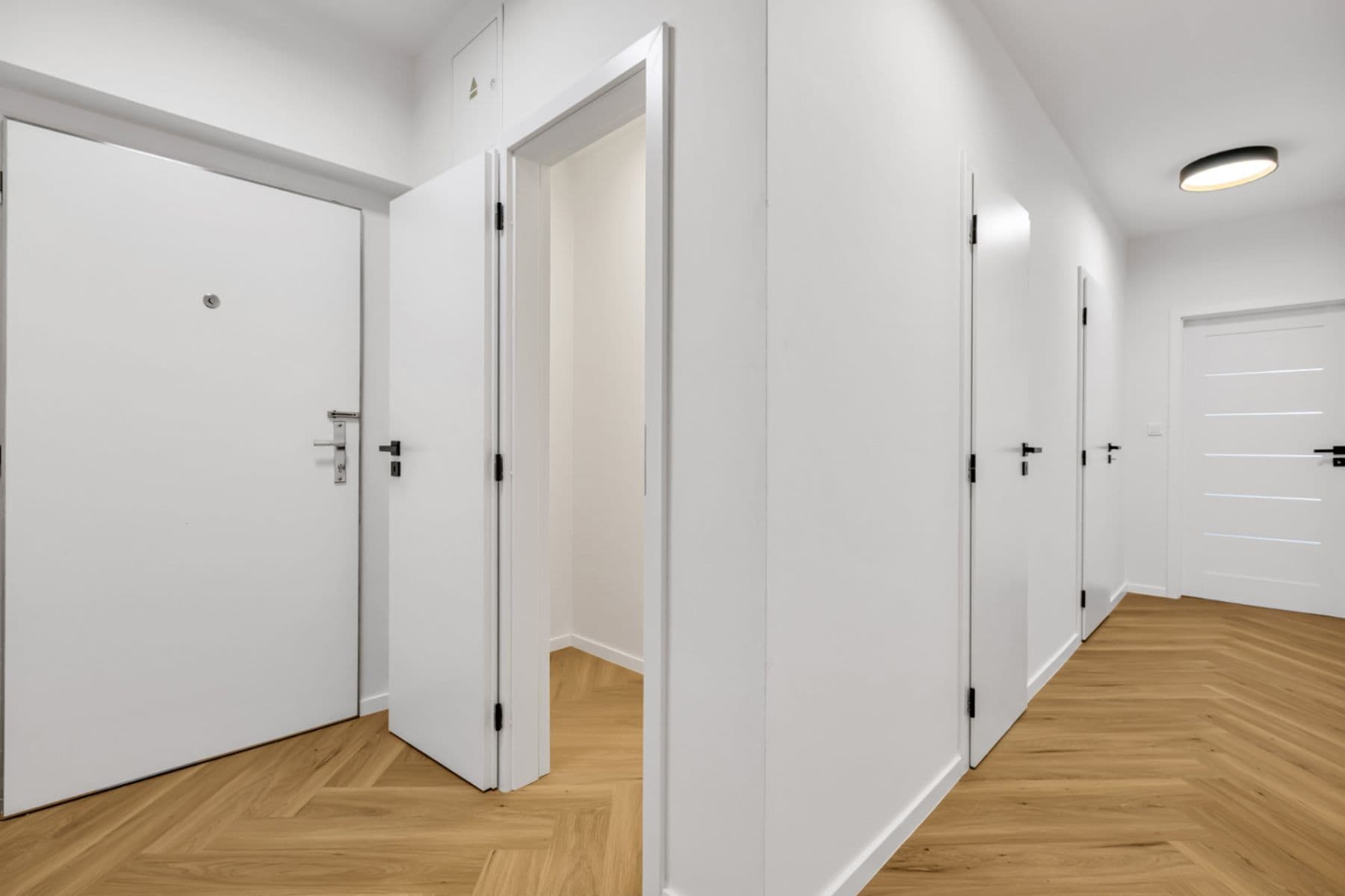 1 bedroom with open-plan kitchen flat for sale, 65 m², Zlonická, Prague, Prague 1 bedroom with open-plan kitchen flat for sale, 65 m², Zlonická, Prague, Prague