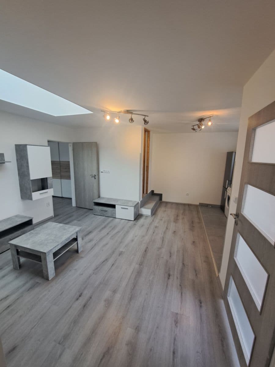 2 bedroom with open-plan kitchen flat to rent, 60 m², Libeř, Středočeský Region 2 bedroom with open-plan kitchen flat to rent, 60 m², Libeř, Středočeský Region