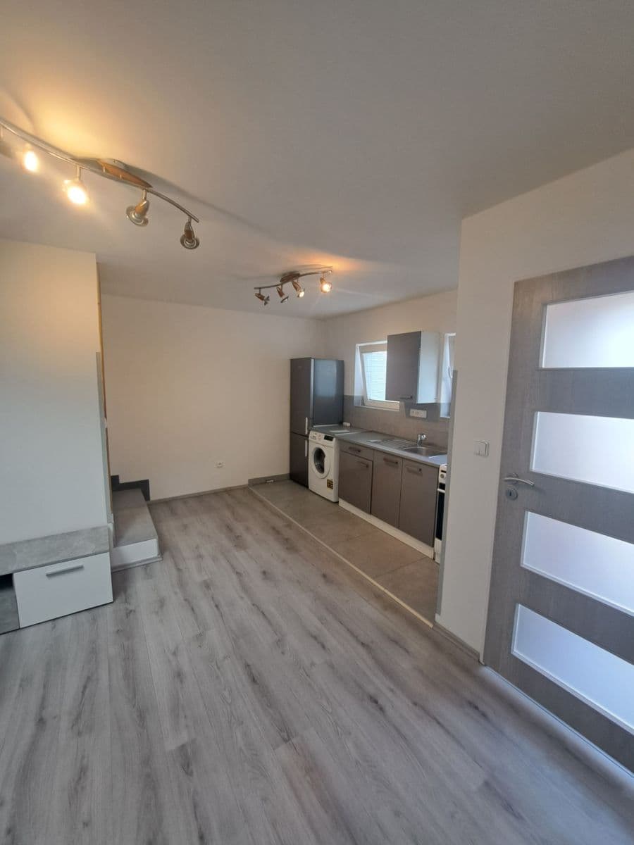2 bedroom with open-plan kitchen flat to rent, 60 m², Libeř, Středočeský Region 2 bedroom with open-plan kitchen flat to rent, 60 m², Libeř, Středočeský Region
