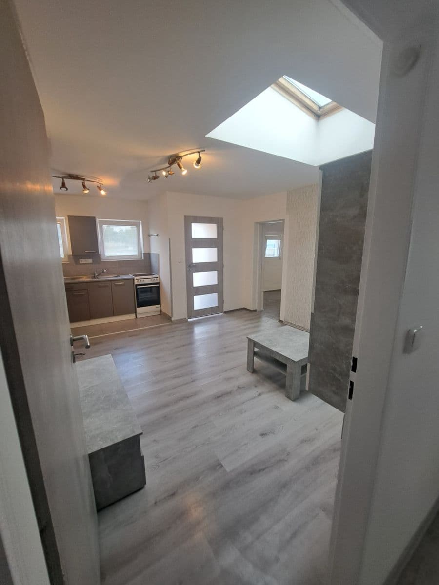 2 bedroom with open-plan kitchen flat to rent, 60 m², Libeř, Středočeský Region 2 bedroom with open-plan kitchen flat to rent, 60 m², Libeř, Středočeský Region