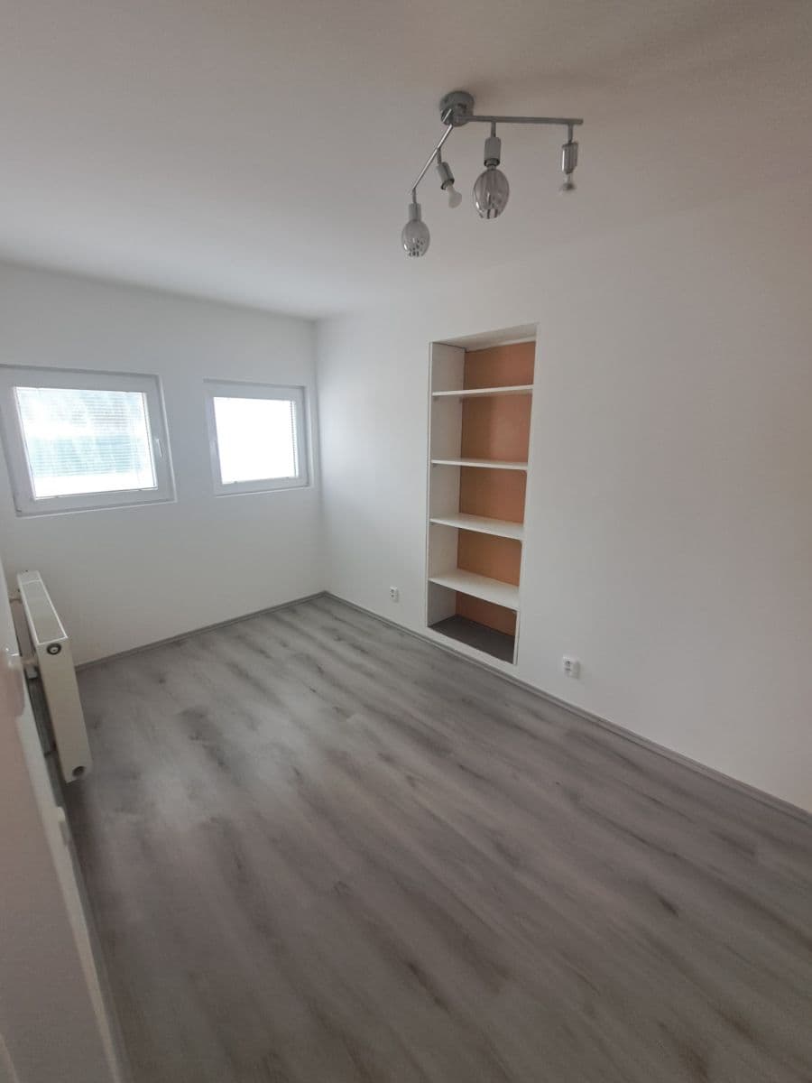 2 bedroom with open-plan kitchen flat to rent, 60 m², Libeř, Středočeský Region 2 bedroom with open-plan kitchen flat to rent, 60 m², Libeř, Středočeský Region