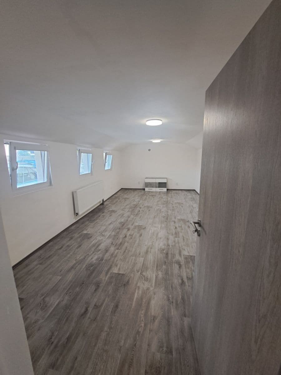 2 bedroom with open-plan kitchen flat to rent, 60 m², Libeř, Středočeský Region 2 bedroom with open-plan kitchen flat to rent, 60 m², Libeř, Středočeský Region