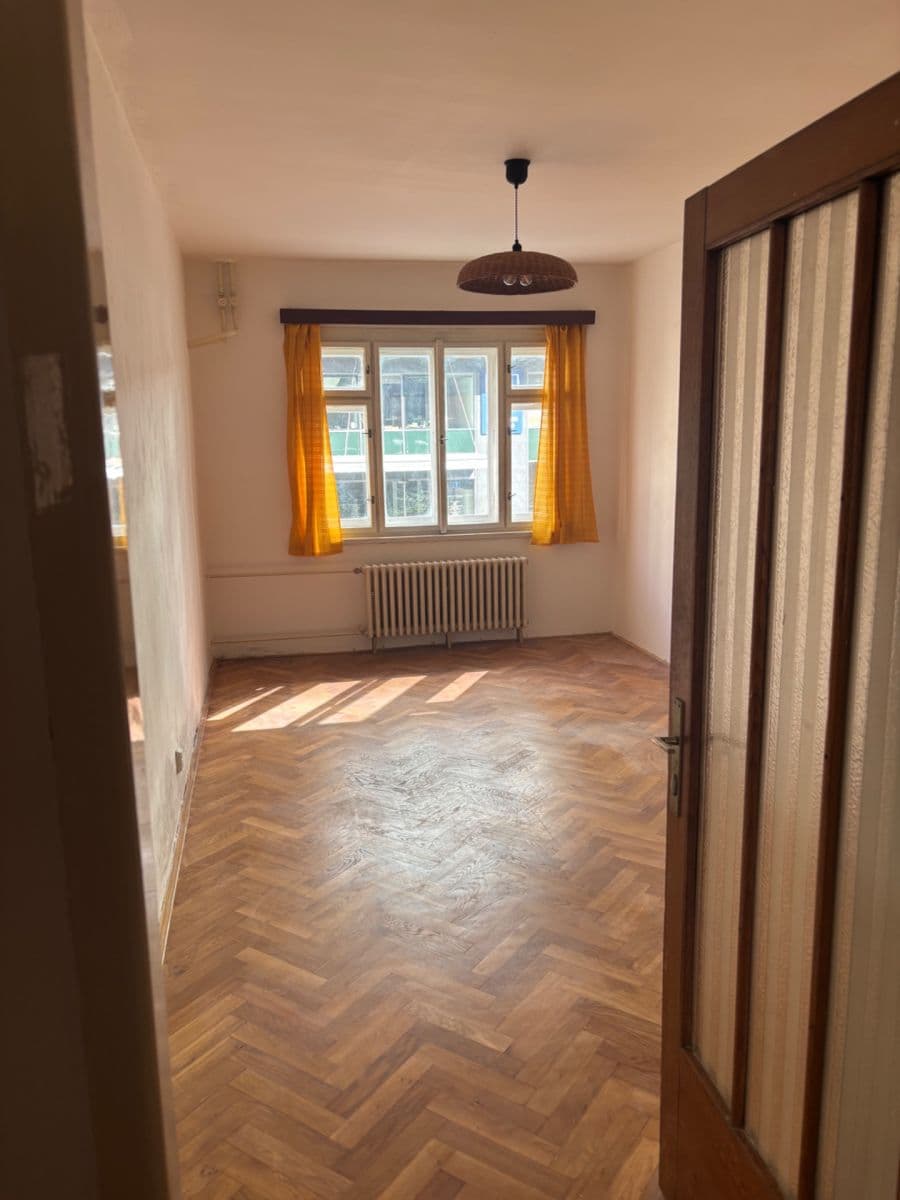 2 bedroom with open-plan kitchen flat to rent, 92 m², Lomnického, Prague, Prague 2 bedroom with open-plan kitchen flat to rent, 92 m², Lomnického, Prague, Prague