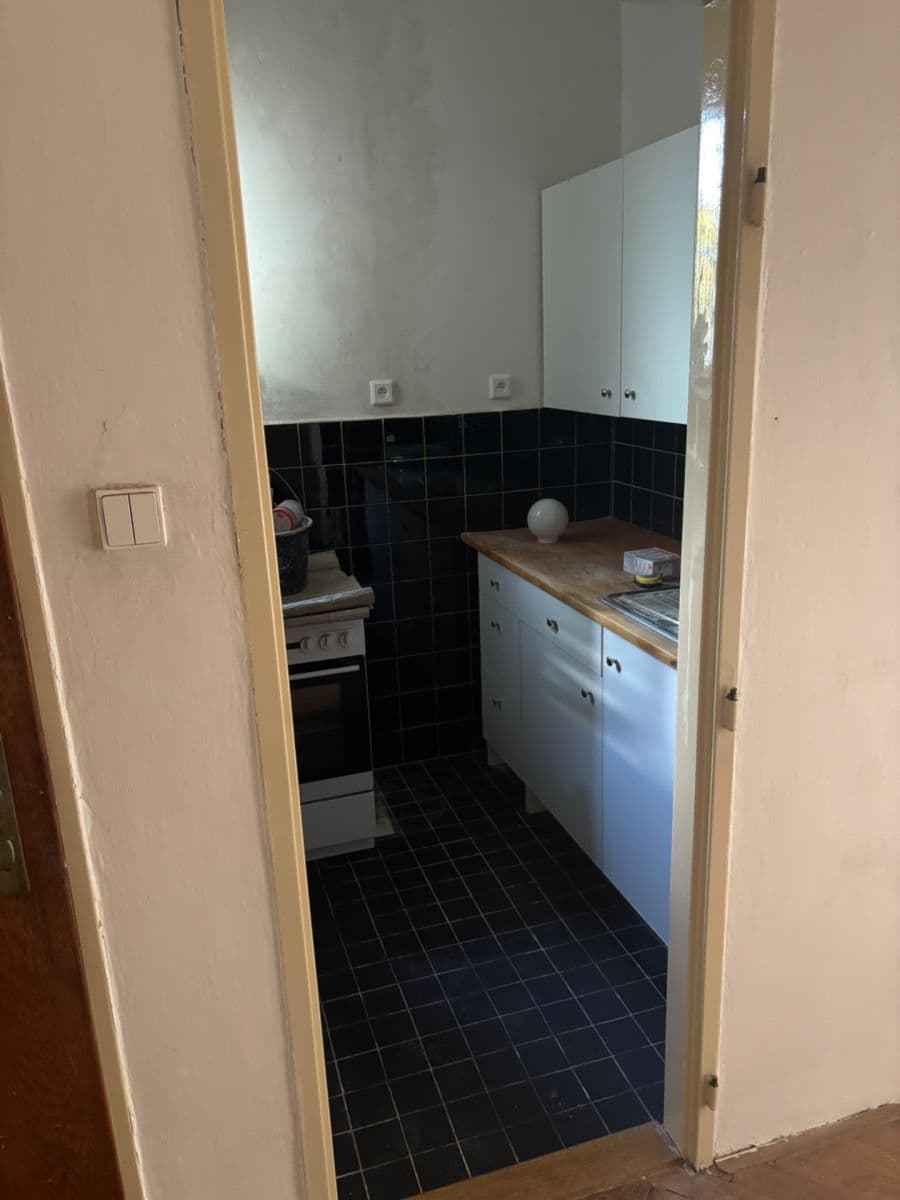 2 bedroom with open-plan kitchen flat to rent, 92 m², Lomnického, Prague, Prague 2 bedroom with open-plan kitchen flat to rent, 92 m², Lomnického, Prague, Prague