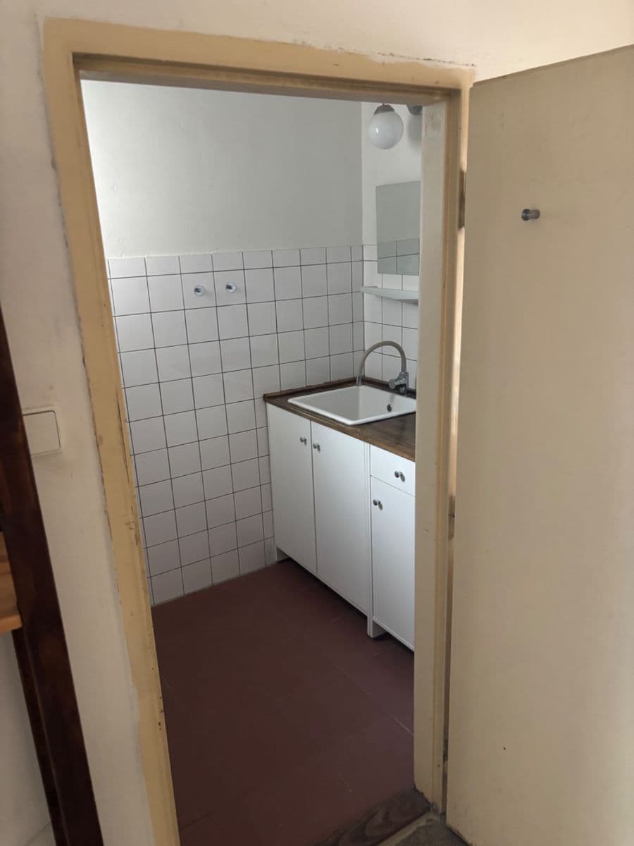 1 bedroom with open-plan kitchen flat to rent, 70 m², Lomnického, Prague, Prague 1 bedroom with open-plan kitchen flat to rent, 70 m², Lomnického, Prague, Prague