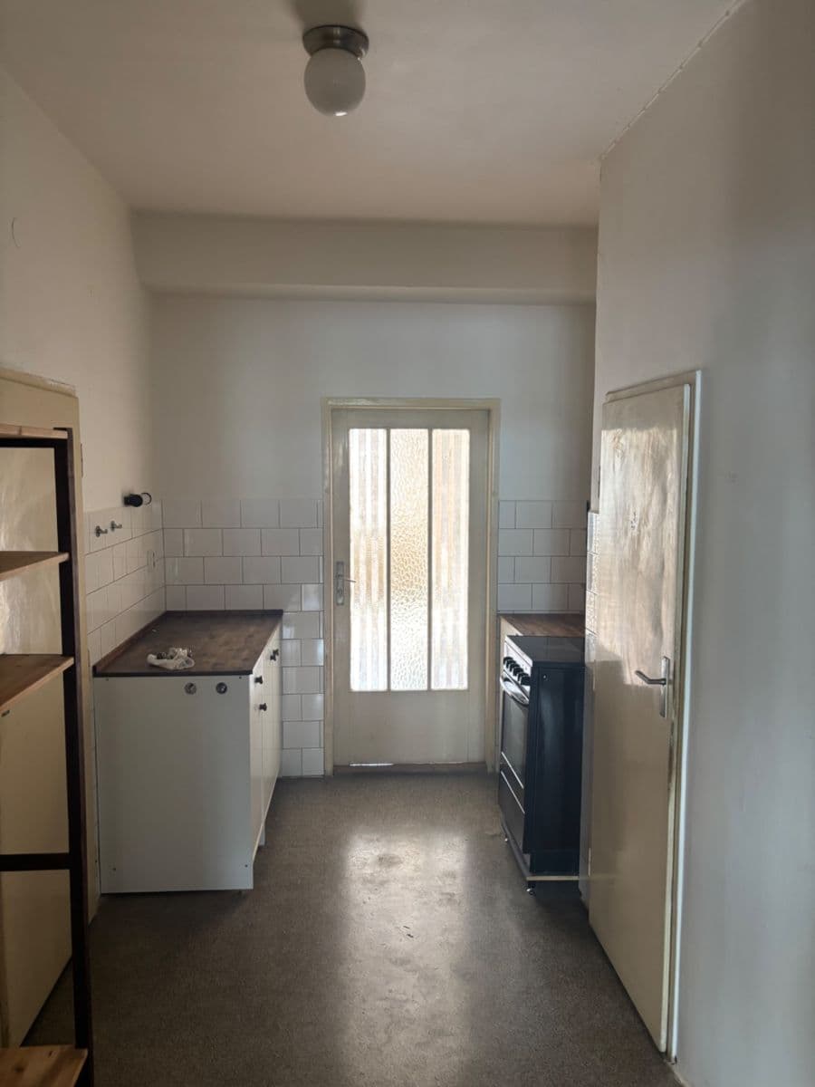 1 bedroom with open-plan kitchen flat to rent, 70 m², Lomnického, Prague, Prague 1 bedroom with open-plan kitchen flat to rent, 70 m², Lomnického, Prague, Prague