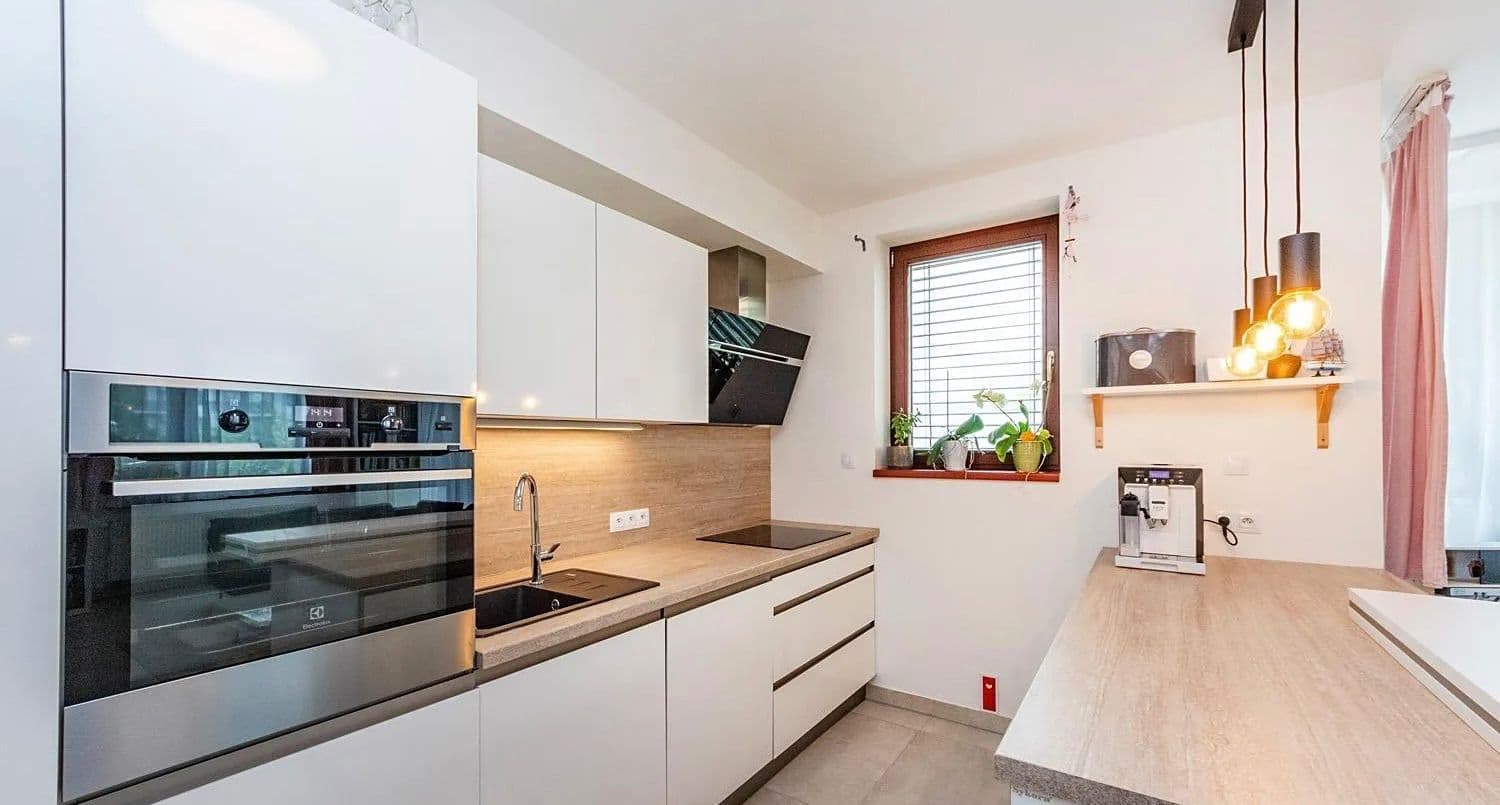 2 bedroom with open-plan kitchen flat for sale, 95 m², Provázkova, Prague, Prague 2 bedroom with open-plan kitchen flat for sale, 95 m², Provázkova, Prague, Prague