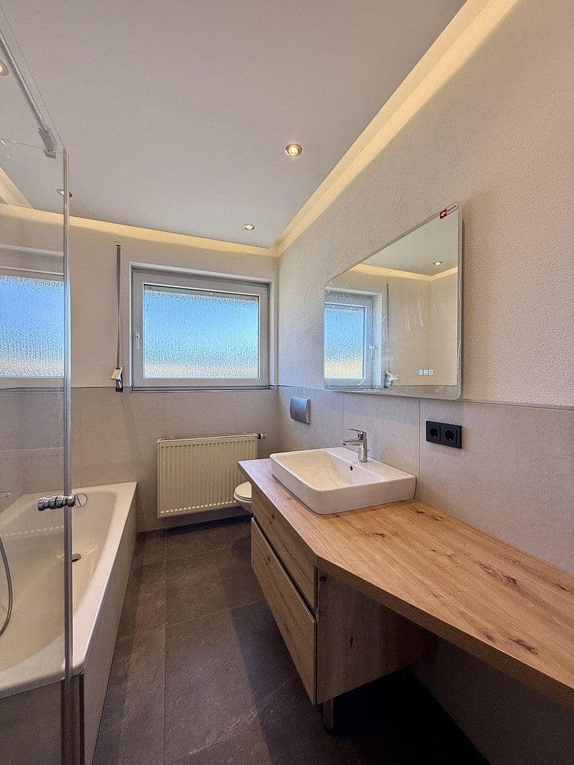 office to rent, 106 m², Neusalza-Spremberg, Saxony office to rent, 106 m², Neusalza-Spremberg, Saxony