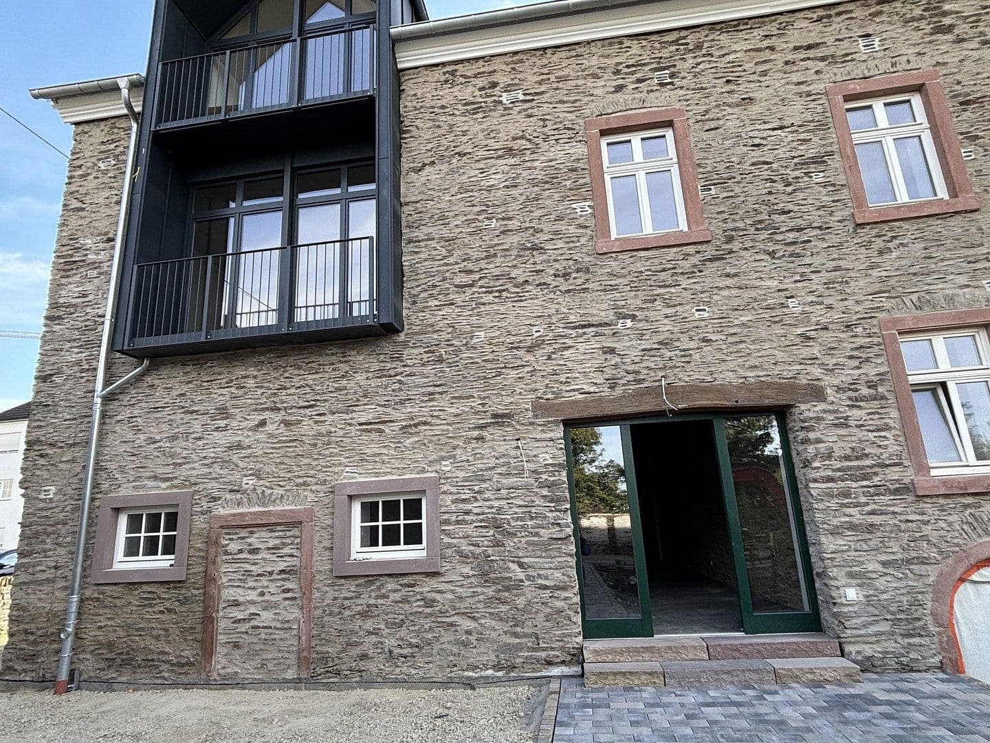 4 bedroom with open-plan kitchen flat to rent, 146 m², Moselstraße 6, Osann-Monzel, Rhineland-Palatinate 4 bedroom with open-plan kitchen flat to rent, 146 m², Moselstraße 6, Osann-Monzel, Rhineland-Palatinate