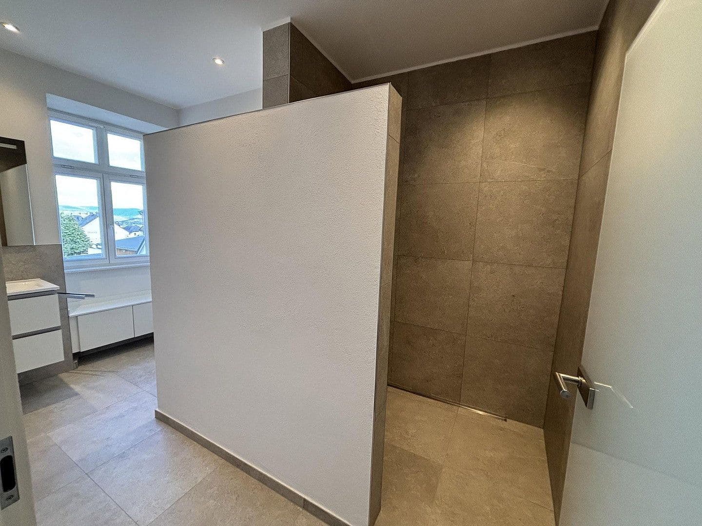 4 bedroom with open-plan kitchen flat to rent, 146 m², Moselstraße 6, Osann-Monzel, Rhineland-Palatinate 4 bedroom with open-plan kitchen flat to rent, 146 m², Moselstraße 6, Osann-Monzel, Rhineland-Palatinate
