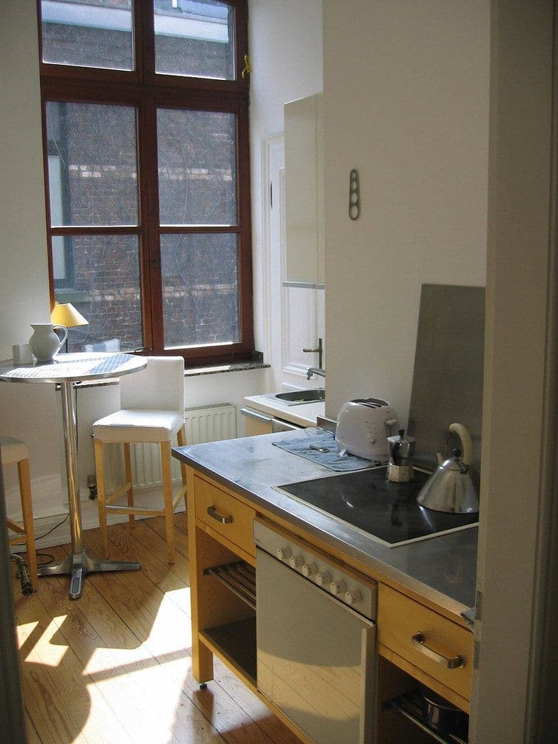 Studio flat to rent, 70 m², Brüsseler Platz 6, Köln, North Rhine-Westphalia Studio flat to rent, 70 m², Brüsseler Platz 6, Köln, North Rhine-Westphalia