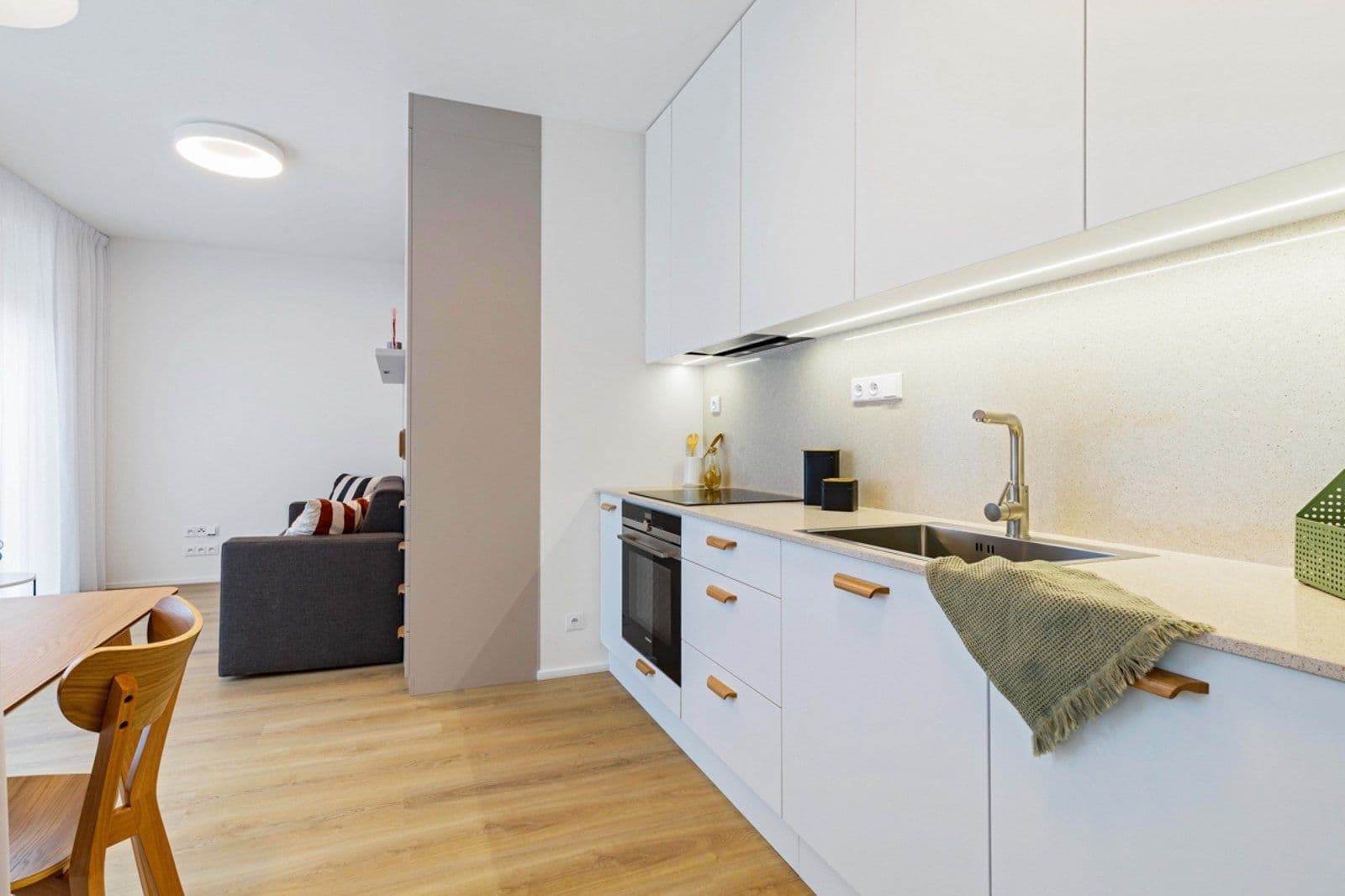 Studio flat to rent, 34 m², Vrbenského, Prague, Prague Studio flat to rent, 34 m², Vrbenského, Prague, Prague
