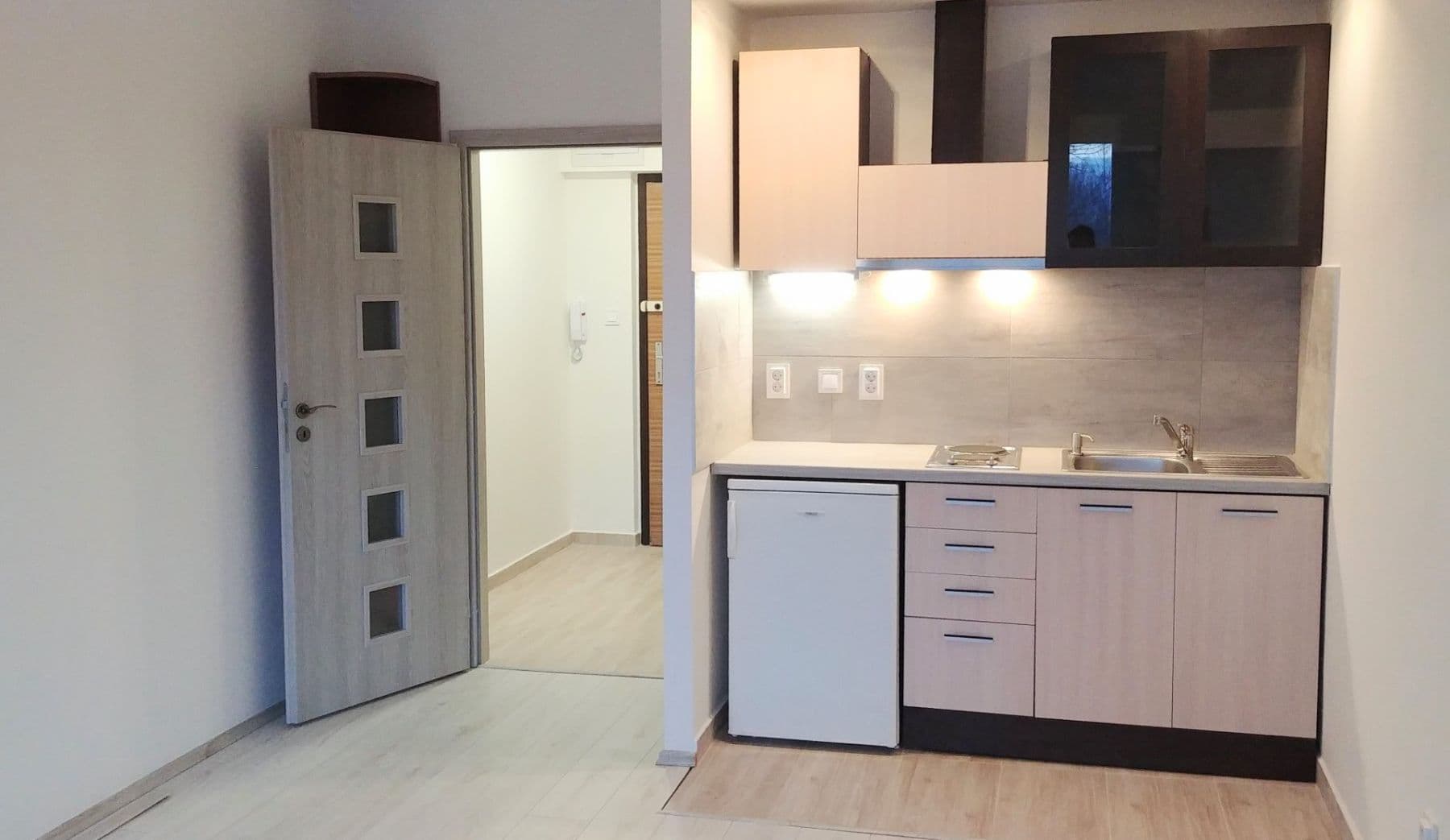 Studio flat to rent, 30 m², Černého, Prague, Prague Studio flat to rent, 30 m², Černého, Prague, Prague