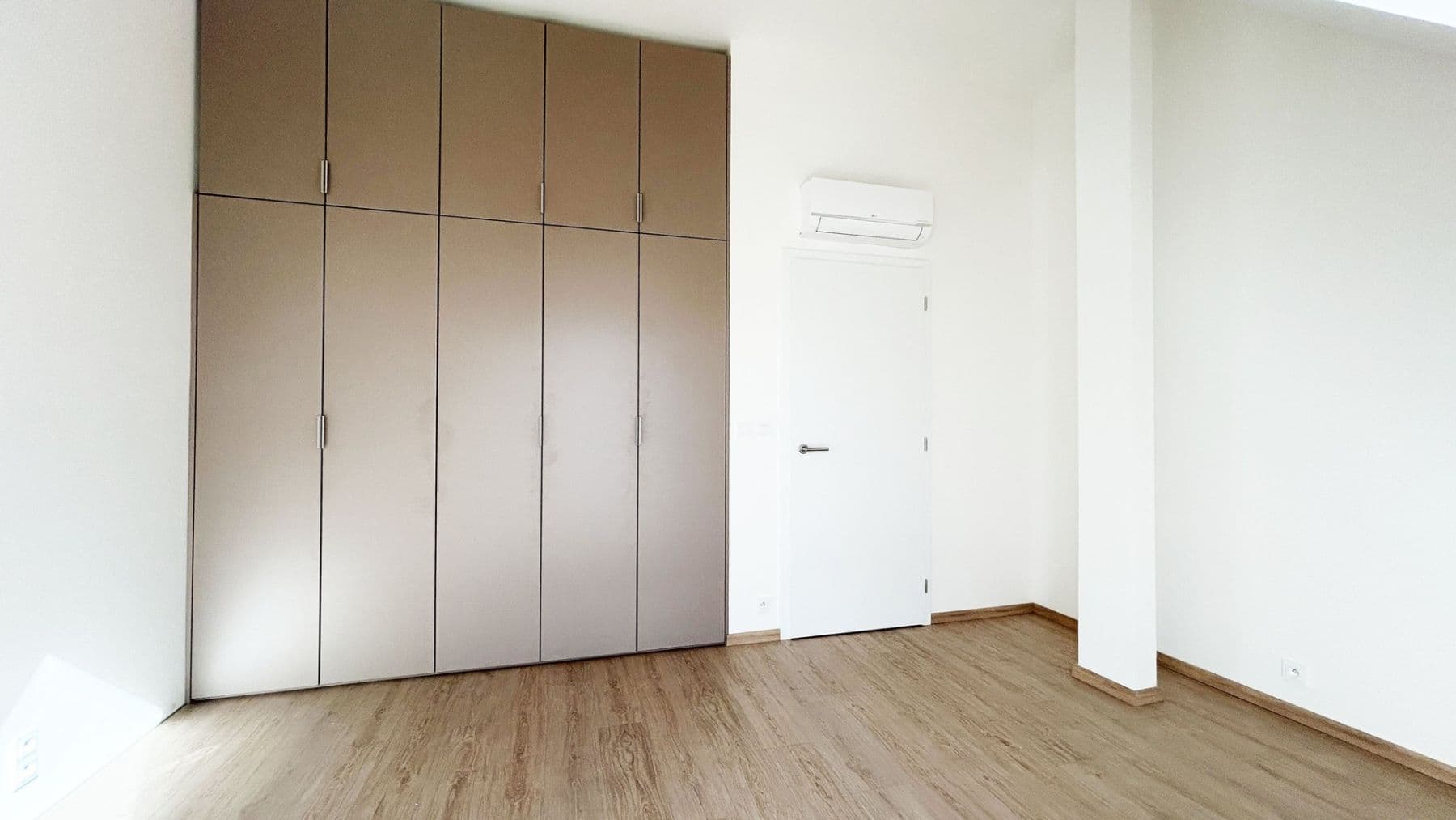 1 bedroom with open-plan kitchen flat to rent, 85 m², Cihlářská, Hostivice, Středočeský Region 1 bedroom with open-plan kitchen flat to rent, 85 m², Cihlářská, Hostivice, Středočeský Region