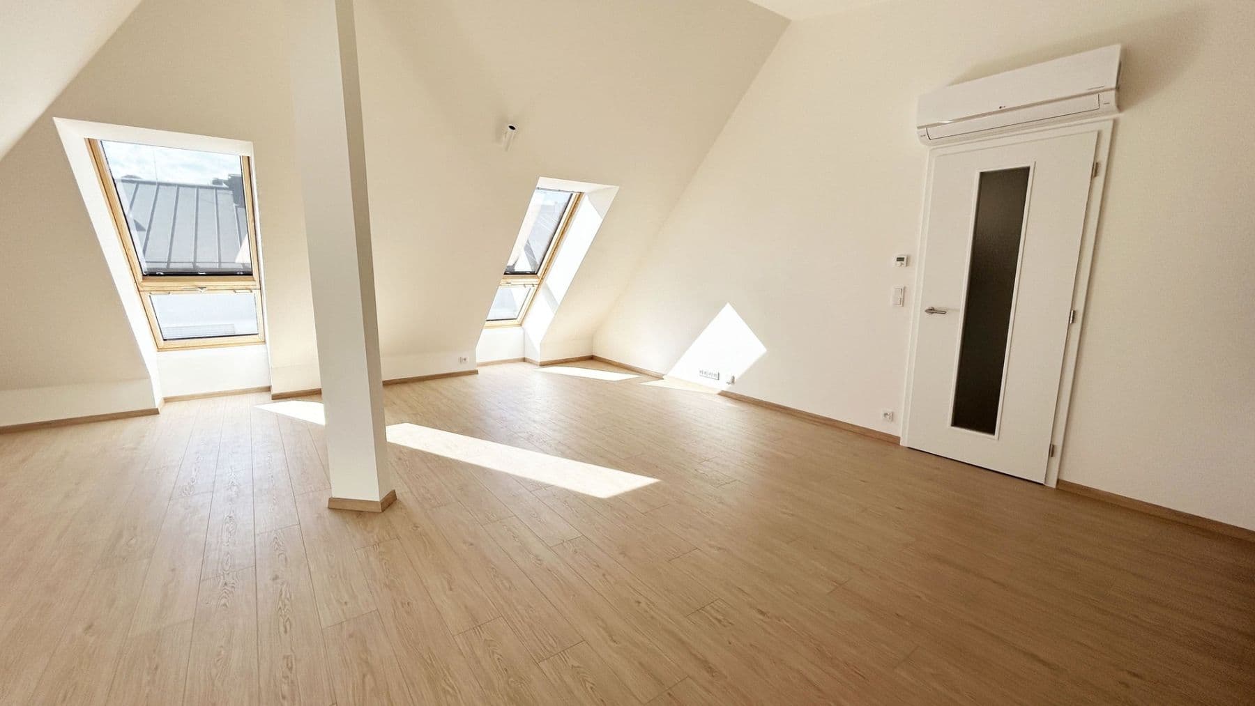 1 bedroom with open-plan kitchen flat to rent, 85 m², Cihlářská, Hostivice, Středočeský Region 1 bedroom with open-plan kitchen flat to rent, 85 m², Cihlářská, Hostivice, Středočeský Region