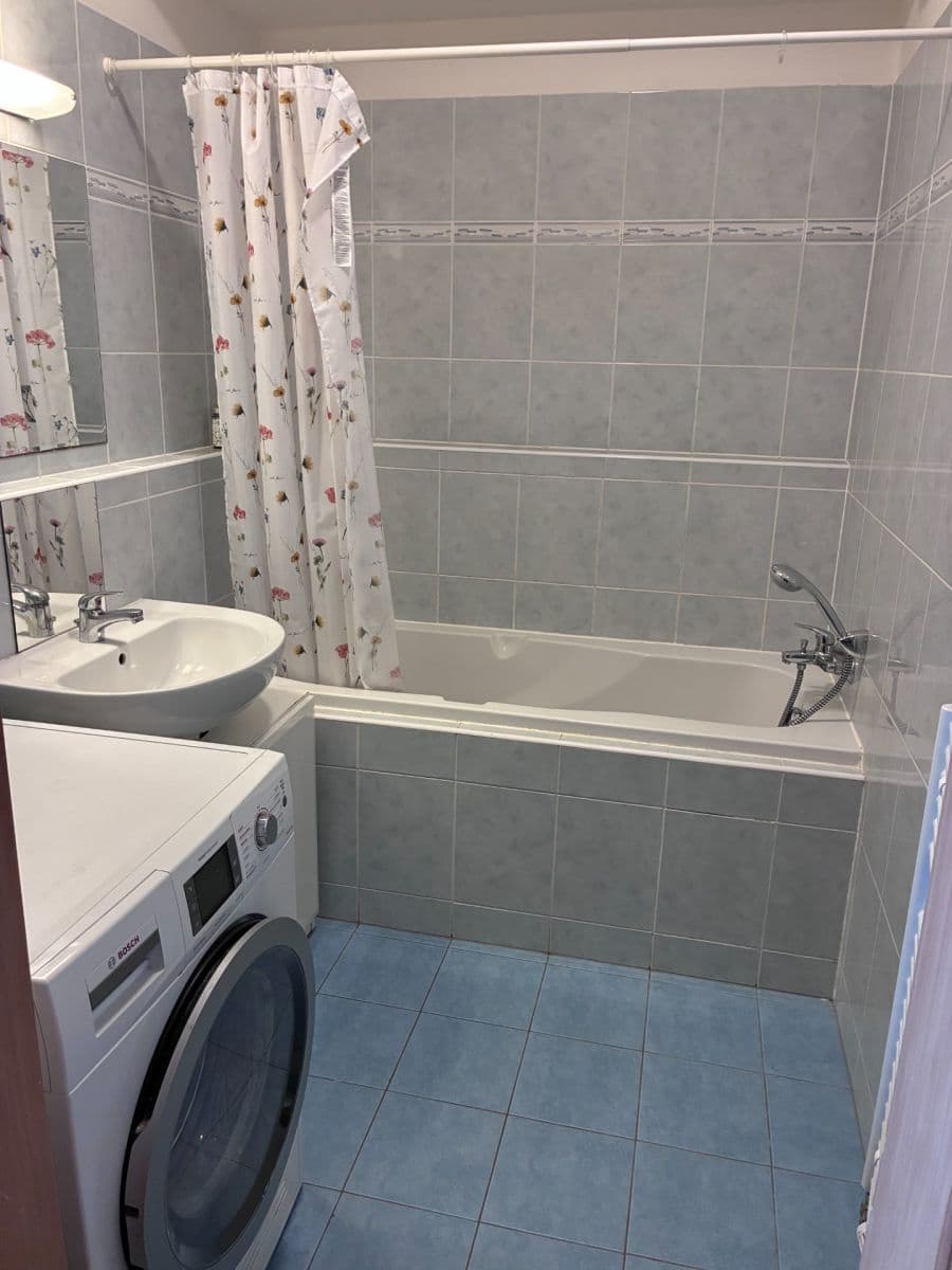 1 bedroom with open-plan kitchen flat to rent, 65 m², Kudrnova, Prague, Prague 1 bedroom with open-plan kitchen flat to rent, 65 m², Kudrnova, Prague, Prague