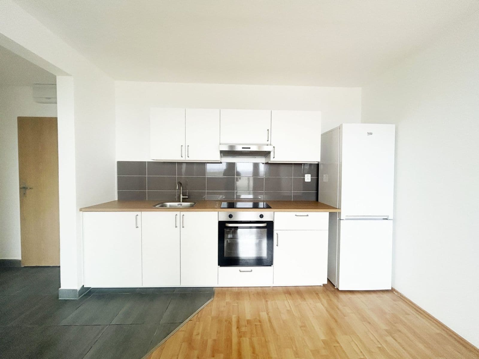 1 bedroom with open-plan kitchen flat to rent, 33 m², Jabloňová, Prague, Prague 1 bedroom with open-plan kitchen flat to rent, 33 m², Jabloňová, Prague, Prague