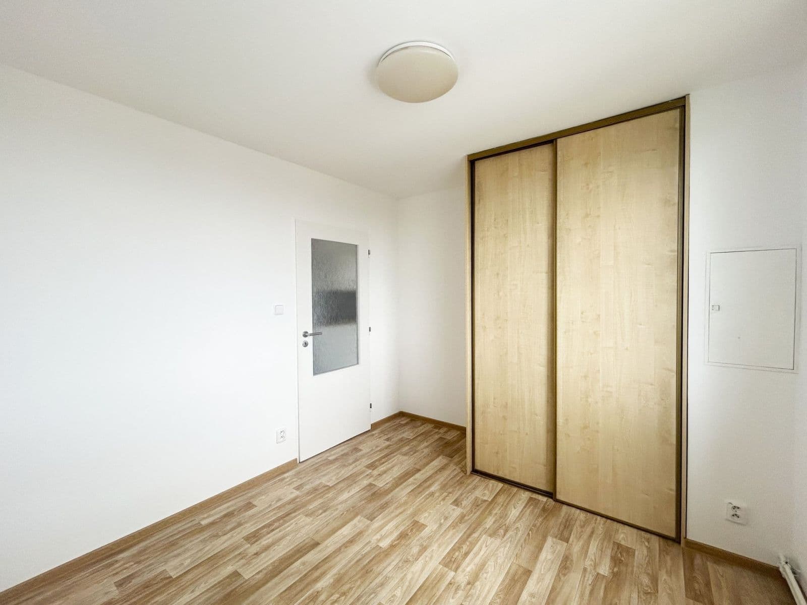 1 bedroom with open-plan kitchen flat to rent, 33 m², Jabloňová, Prague, Prague 1 bedroom with open-plan kitchen flat to rent, 33 m², Jabloňová, Prague, Prague