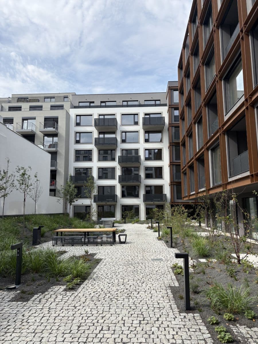 1 bedroom with open-plan kitchen flat for sale, 65 m², Drahobejlova, Prague, Prague 1 bedroom with open-plan kitchen flat for sale, 65 m², Drahobejlova, Prague, Prague
